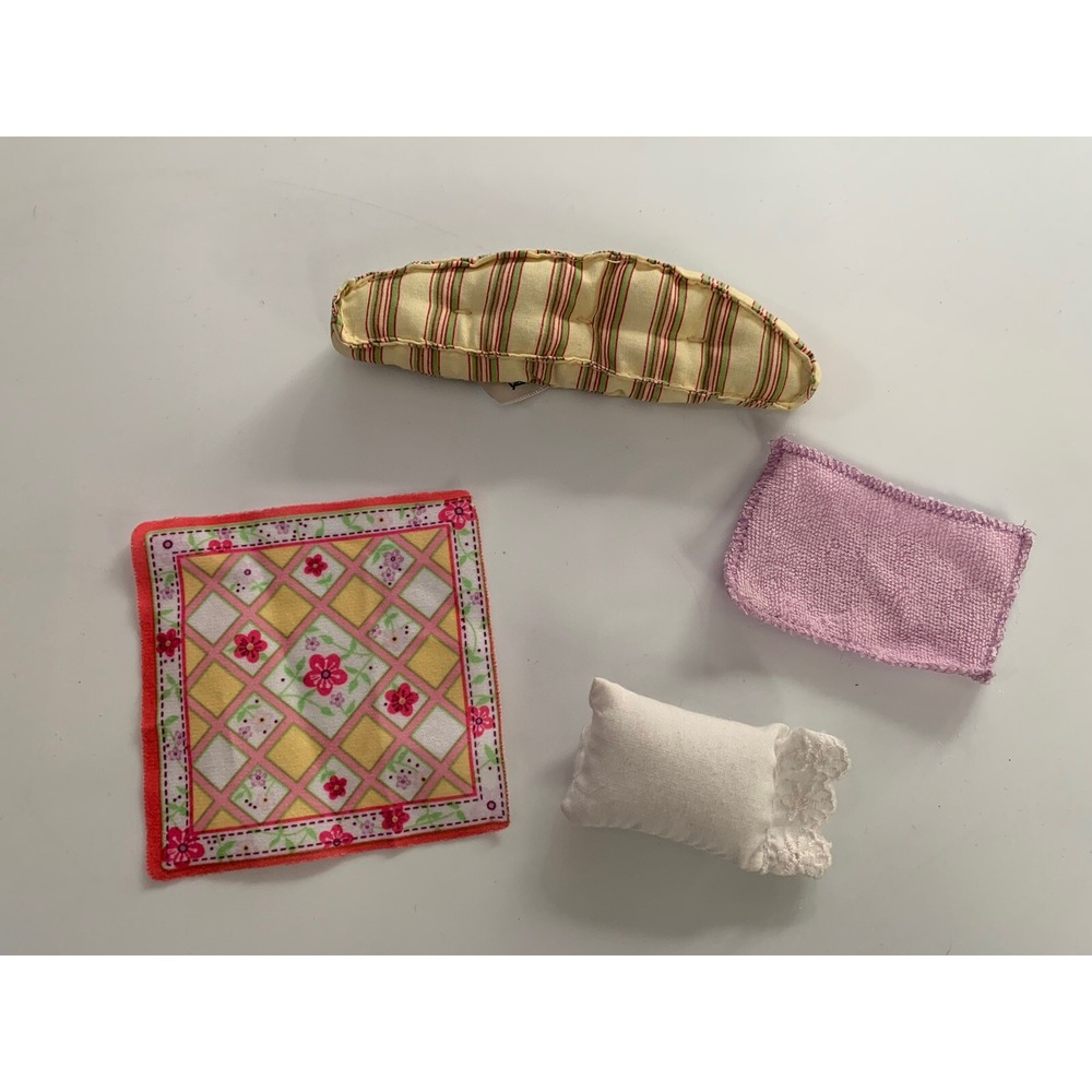 Fisher-Price Loving Family Dollhouse Floor Rug Pillow Blanket Lot‎